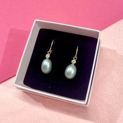 Grey pearls and bling