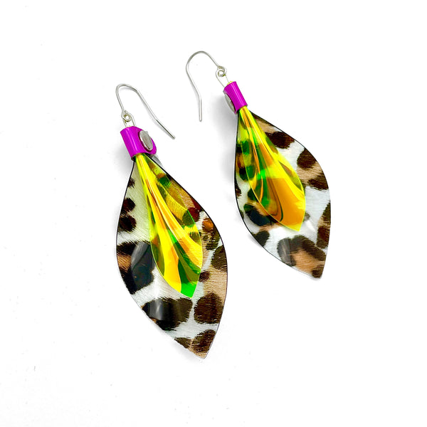 THE DUO - yellow Leo beetle